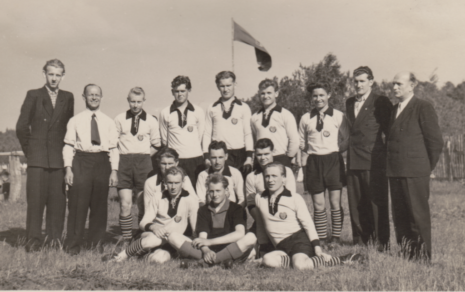 Mannschaft von Motor Mögelin im Jahr 1956
