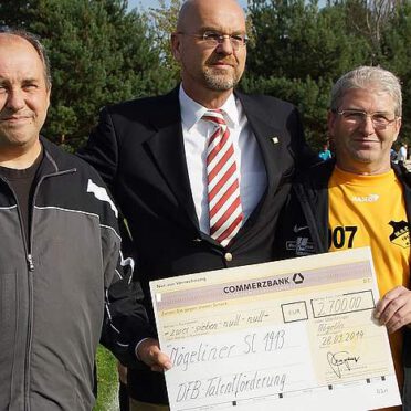 Archivbild zum Beitrag „2.700 Euro vom DFB – Danke Tixi und viel Erfolg“