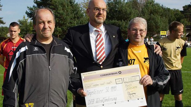 Archivbild zum Beitrag „2.700 Euro vom DFB – Danke Tixi und viel Erfolg“