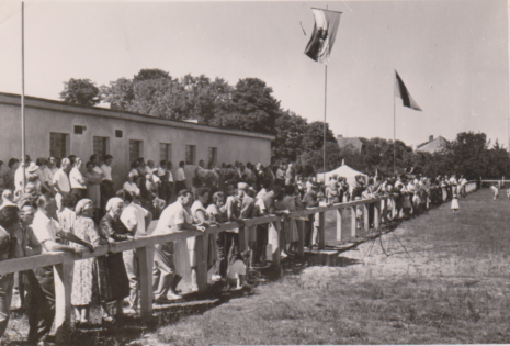 Historische Aufnahme des neuen Mögeliner Sportplatzes
