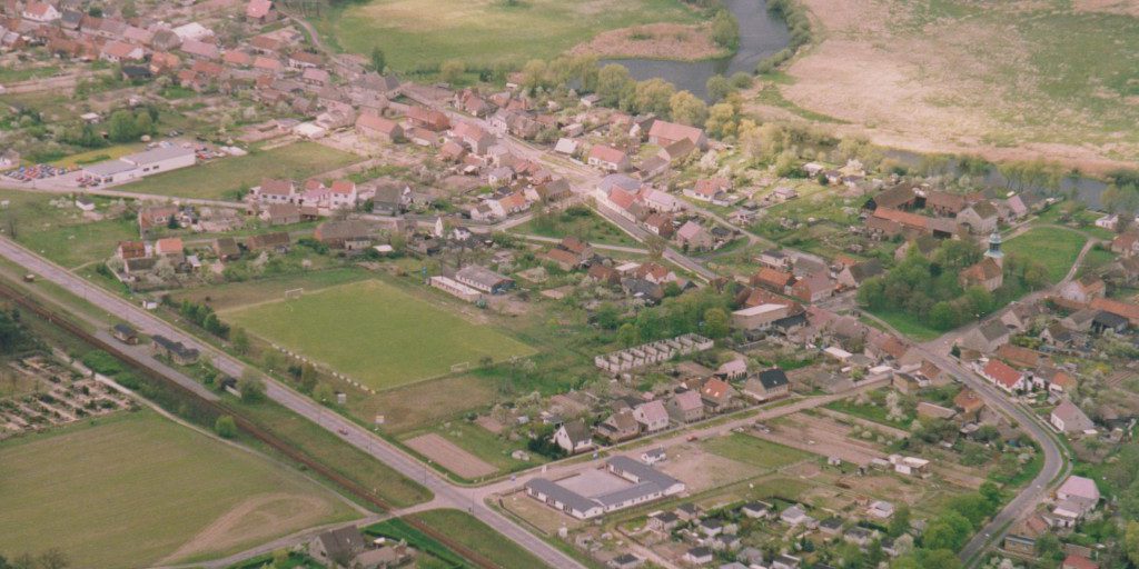 neue-Sportplatz-03-Luft-60ger-Jahre-1024×689